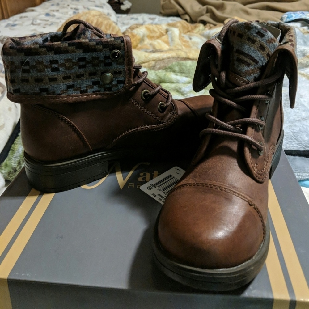 Sarah boots